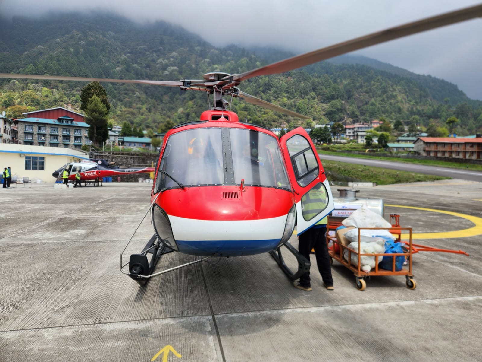 EBC Trek with Helicopter Return