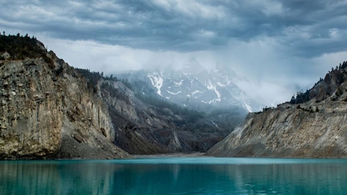 Gangapurna Lake