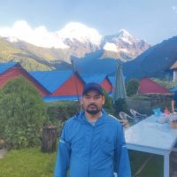 Experienced Trekking Guide