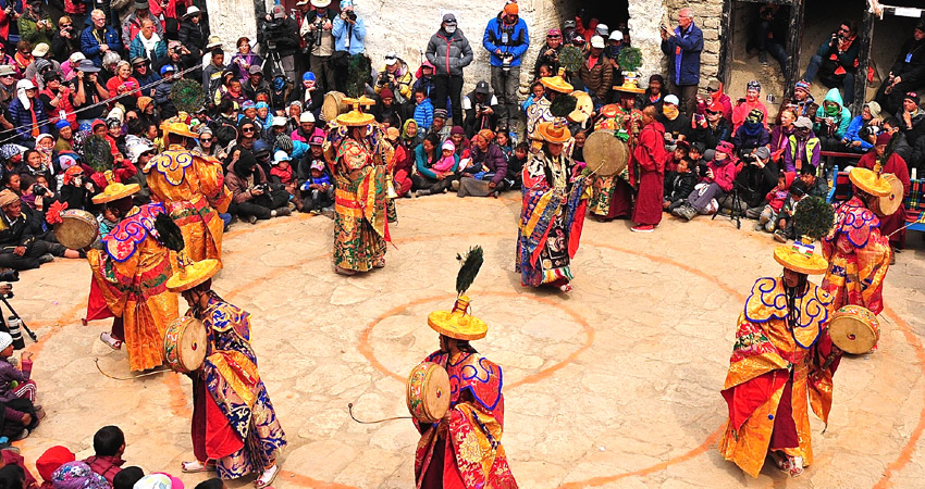 Understand the Traditional Mustang Lifestyle and Local Hospitality